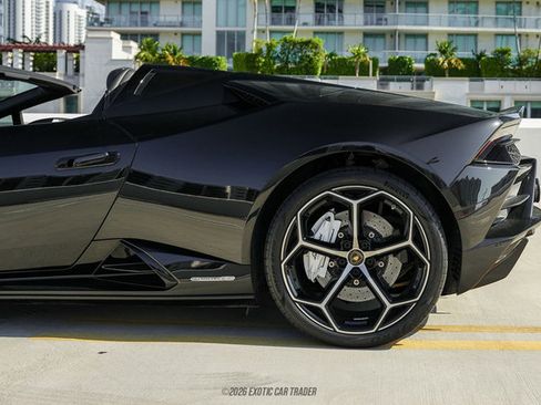 Used 2020 Lamborghini Huracan EVO AWD/4WD image 3