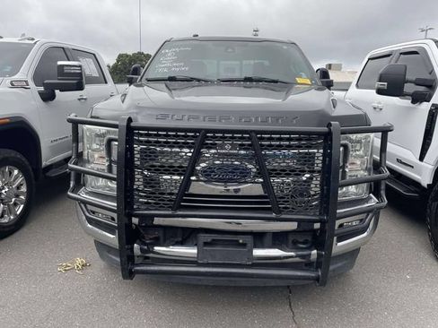 Used 2017 Ford F250 Lariat w/ Lariat Ultimate Package AWD/4WD image 2