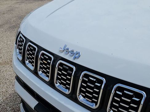 Used 2025 Jeep Compass Limited AWD/4WD image 13