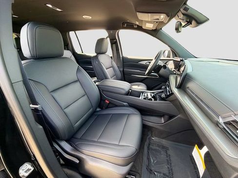 New 2026 Chevrolet Traverse LT w/ Driver Confidence Package AWD/4WD image 31