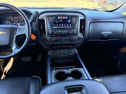 Used 2018 Chevrolet Silverado 1500 High Country image 18