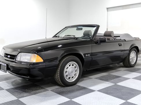 Used 1989 Ford Mustang LX image 4