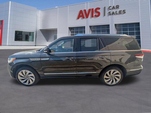 Used 2023 Lincoln Navigator Reserve AWD/4WD image 10