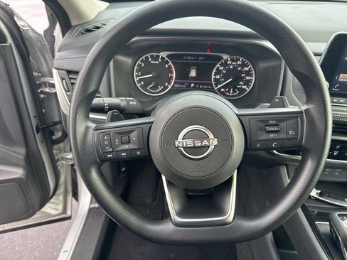 Used 2024 Nissan Rogue S image 13