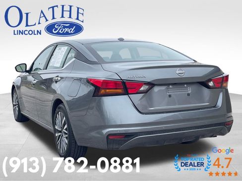 Used 2025 Nissan Altima 2.5 SV FWD image 3