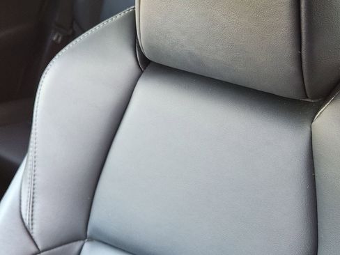 Used 2023 Toyota Venza XLE AWD/4WD image 14