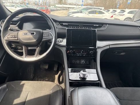 Used 2022 Jeep Grand Cherokee L Laredo image 9