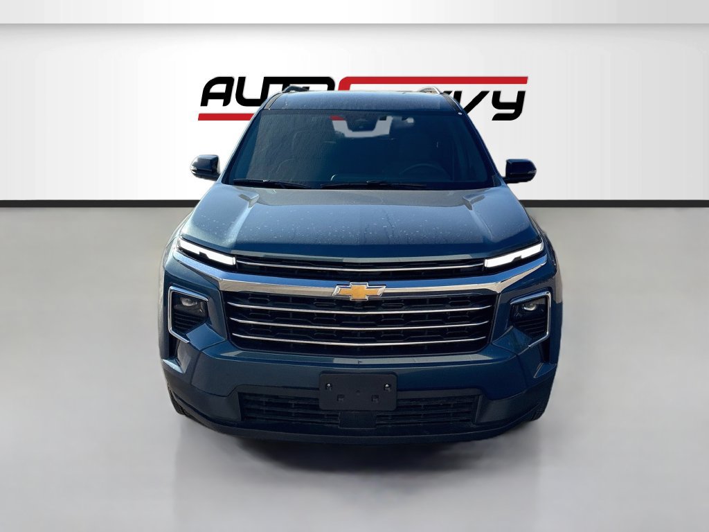 Used 2026 Chevrolet Traverse LT w/ LPO, Floor Liner Package FWD image 2