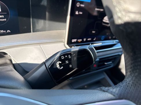 New 2026 Volkswagen Tiguan SE R-Line image 21