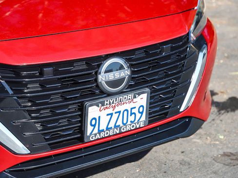 Used 2024 Nissan Sentra SV FWD image 5