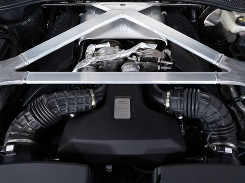 Used 2023 Aston Martin V8 Vantage Roadster image 47