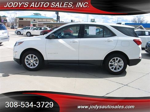 Used 2018 Chevrolet Equinox LS image 28