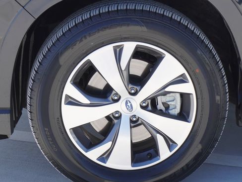 Used 2024 Subaru Ascent Premium w/ Convenience Package AWD/4WD image 4