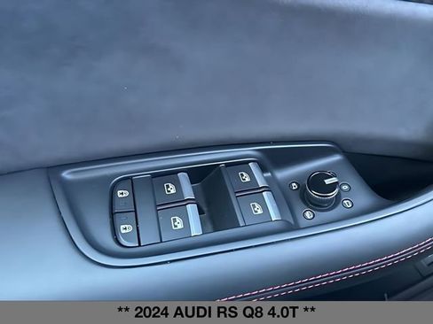 Used 2024 Audi RS Q8 AWD/4WD image 33