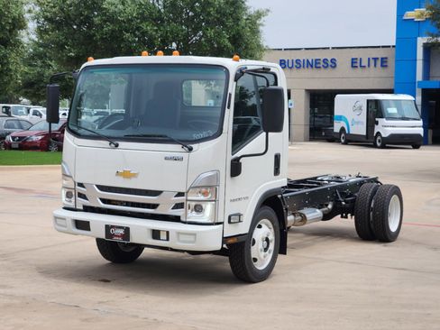 New 2025 Chevrolet Low Cab Forward 5500XG image 9
