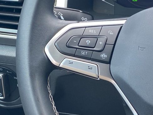 Certified 2023 Volkswagen Atlas Cross Sport SE w/ Panoramic Sunroof Package AWD/4WD image 7