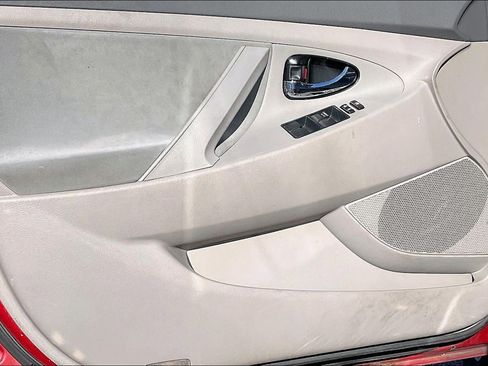 Used 2007 Toyota Camry LE image 17