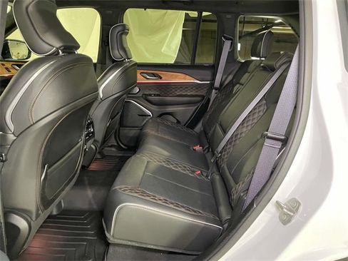 Used 2022 Jeep Grand Cherokee Summit image 19
