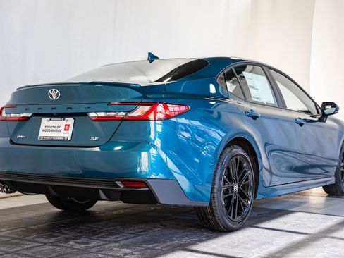 New 2026 Toyota Camry SE image 4