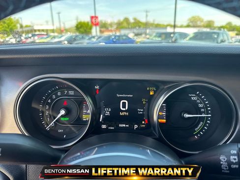 Used 2023 Jeep Wrangler Unlimited Rubicon 4xe AWD/4WD image 15