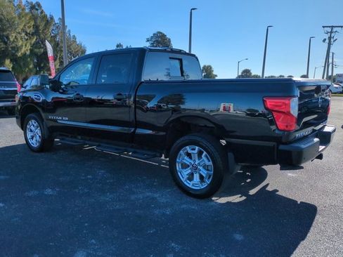 Certified 2022 Nissan Titan SV w/ SV Convenience Package image 6