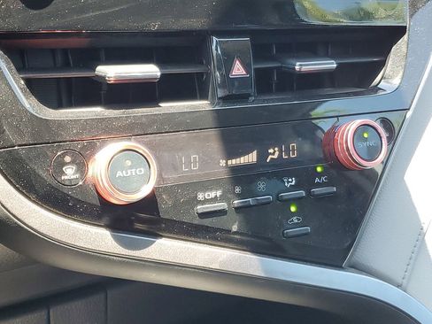 Used 2022 Toyota Camry XSE image 21