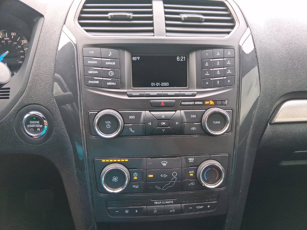 Used 2018 Ford Explorer XLT FWD image 32