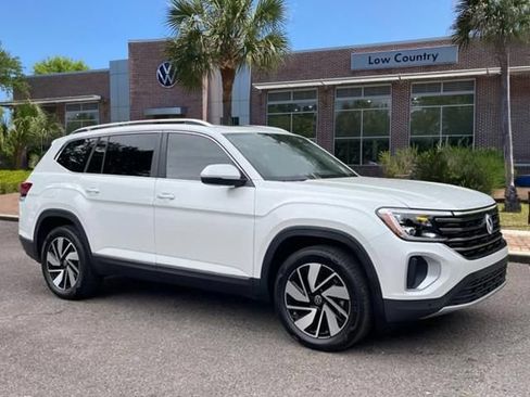 Certified 2026 Volkswagen Atlas SEL AWD/4WD image 1
