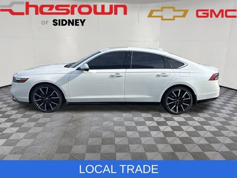 Used 2025 Honda Accord Touring image 2