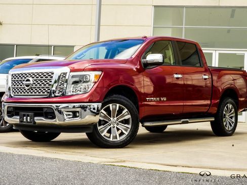 Used 2019 Nissan Titan SL AWD/4WD image 1