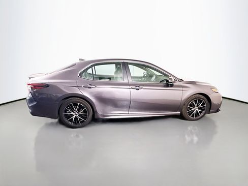 Used 2023 Toyota Camry SE image 11