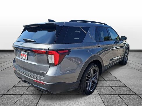 Used 2025 Ford Explorer ST-Line w/ ST-Line Street Pack AWD/4WD image 5