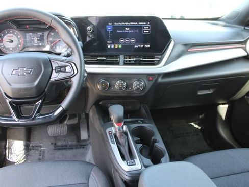 Used 2024 Chevrolet Trax RS w/ Driver Confidence Package FWD image 14