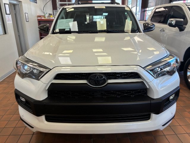 Used 2016 Toyota 4Runner Limited AWD/4WD image 5