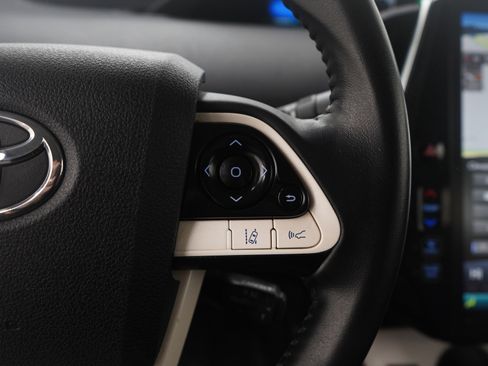 Used 2017 Toyota Prius Prime Premium image 25