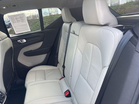 Certified 2023 Volvo XC40 B5 Plus w/ Protection Package Premier image 36