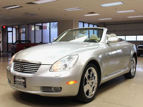 Used 2002 Lexus SC 430 Convertible image 2
