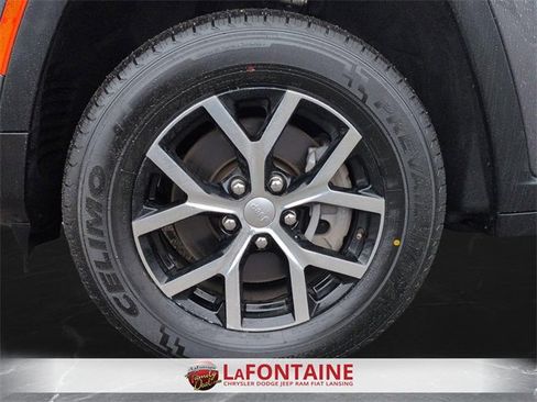 Used 2024 Jeep Grand Cherokee L Limited w/ Luxury Tech Group II image 34