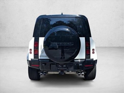 Certified 2025 Land Rover Defender 110 X-Dynamic SE AWD/4WD image 6