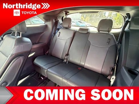 Used 2021 Toyota Sienna XSE w/ XSE Plus Package image 8