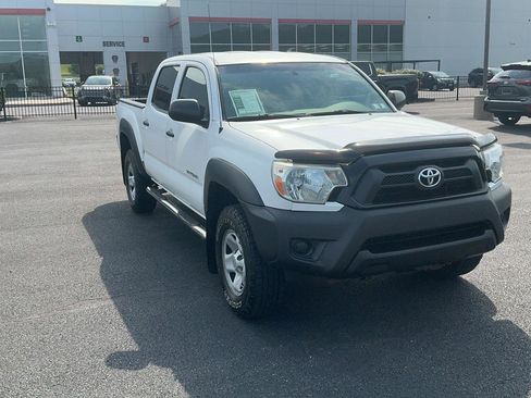 Used 2014 Toyota Tacoma 4x4 Double Cab w/ Convenience Package image 3