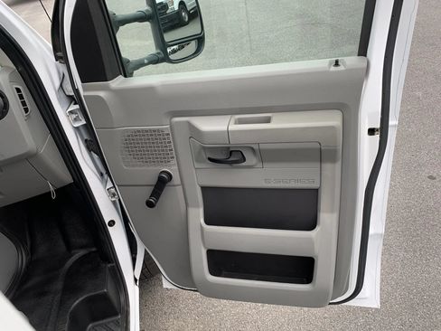 Used 2019 Ford E-350 and Econoline 350 Super Duty RWD image 25