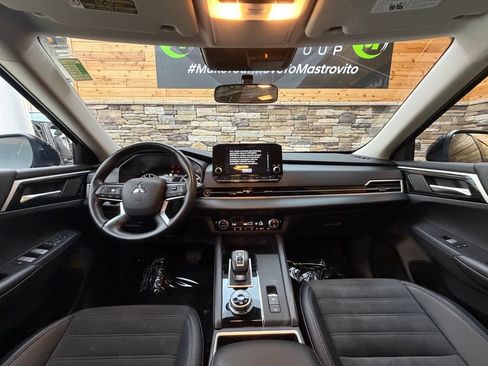 Used 2023 Mitsubishi Outlander SE Black Edition AWD/4WD image 18