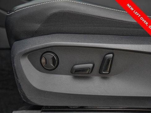 Used 2024 Volkswagen Tiguan SE R-Line image 21