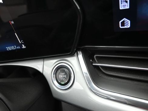 Used 2025 Chevrolet Trax LT FWD image 24