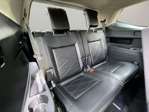 Used 2024 Volkswagen Atlas SE FWD image 24