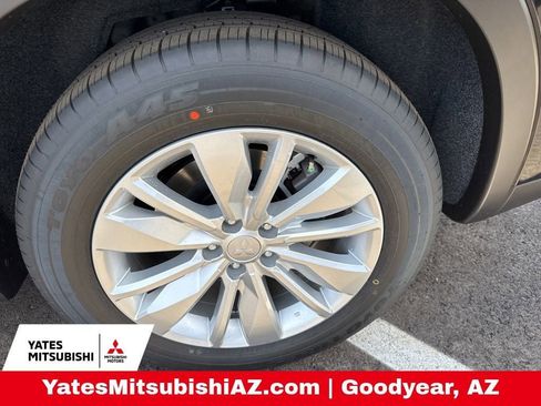 New 2026 Mitsubishi Outlander ES FWD image 5