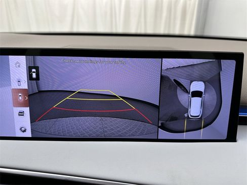 Used 2026 Genesis GV70 2.5T Advanced image 17