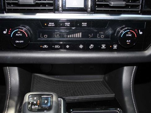 Used 2022 Nissan Pathfinder SV FWD image 42