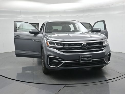 Used 2021 Volkswagen Atlas Cross Sport SE image 28